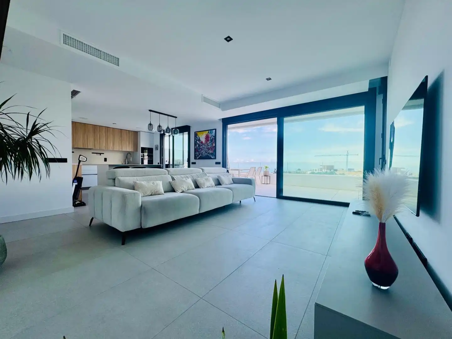 Sala de estar de Ático en venta en Marbella con Aire acondicionado, Terraza y Balcón