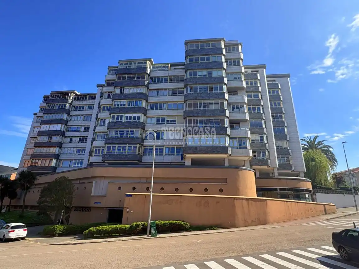 Vista exterior de Piso en venta en Santander con Calefacción