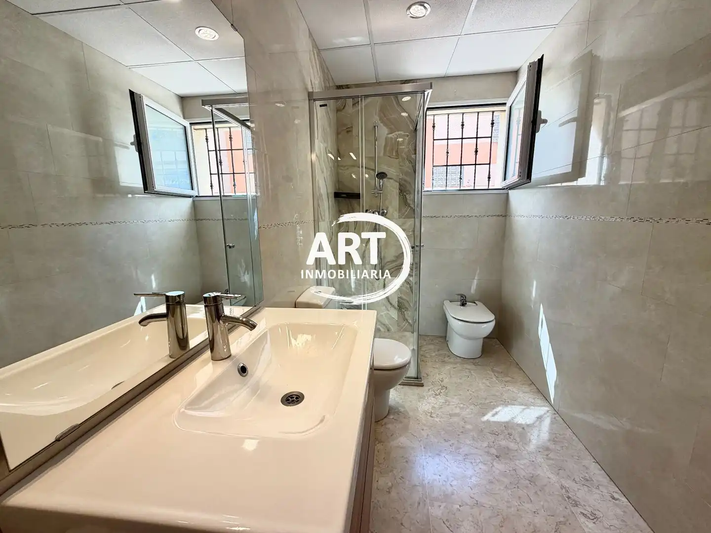 Baño de Casa o chalet en venta en L'Eliana con Calefacción, Jardín privado y Terraza
