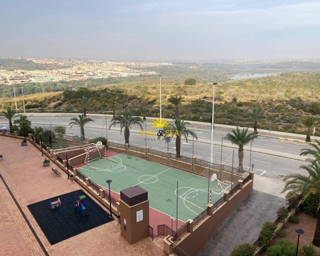 Aparcament de Apartament de lloguer en Elche / Elx amb Aire condicionat, Calefacció i Terrassa