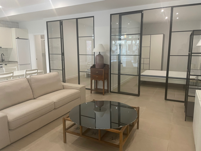 Sala d'estar de Apartament de lloguer en  Madrid Capital amb Aire condicionat