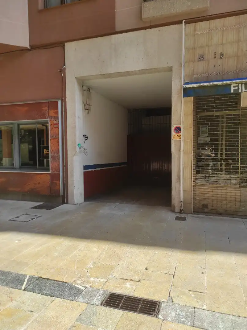 Einzelparkplatz zur Miete in Calle Julia de la Riva
