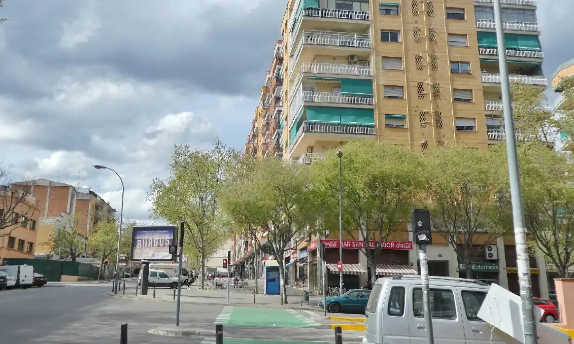 Vista exterior de Planta baixa en venda en Artigues - Llefià