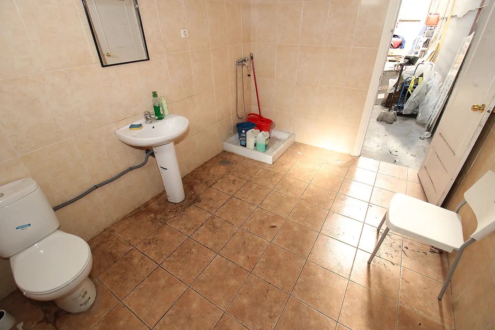 Bathroom of Industrial buildings for rent in Torrelaguna