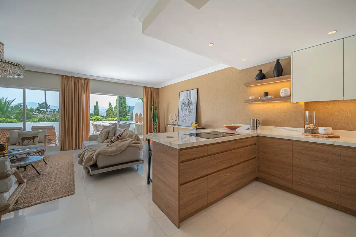 Living room of Flat for sale in Marbella  with Air Conditioner, Terrace and Storage room