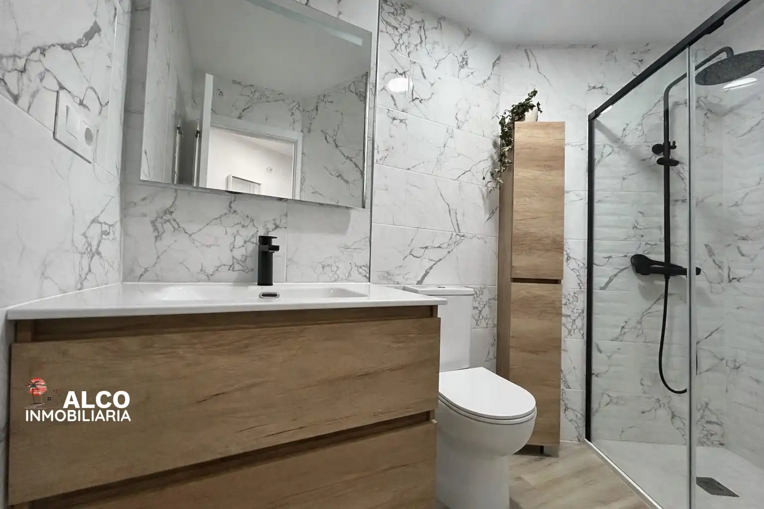 Baño de Estudio en venta en Torrox con Aire acondicionado, Calefacción y Piscina