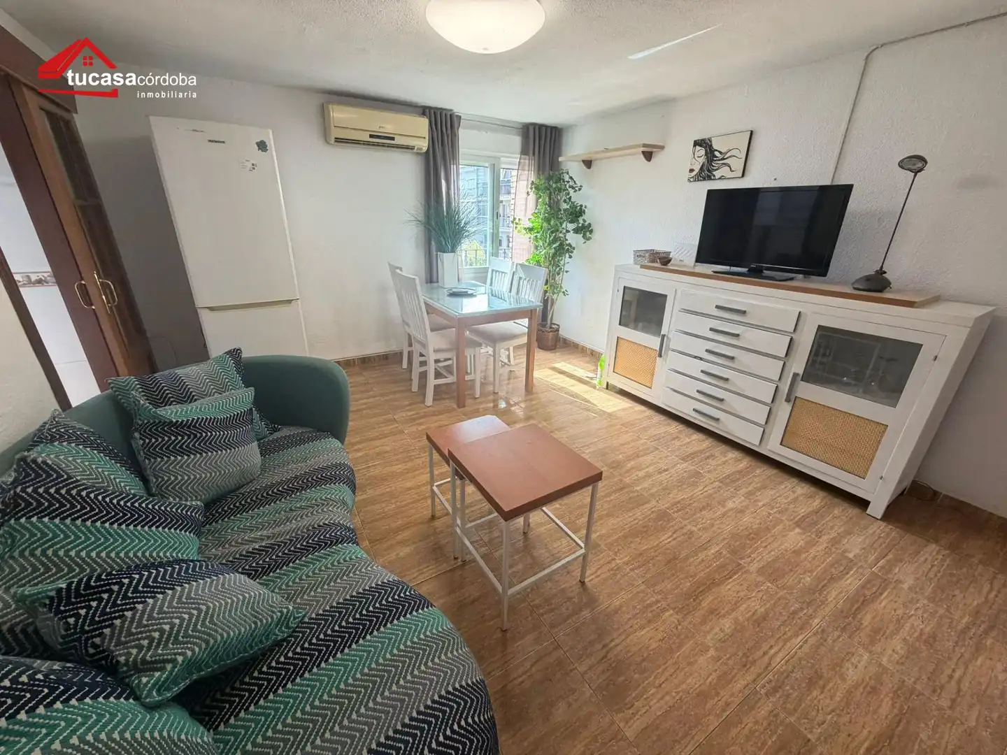 Living room of Flat for sale in Córdoba  with Air Conditioner, Terrace and Furnished
