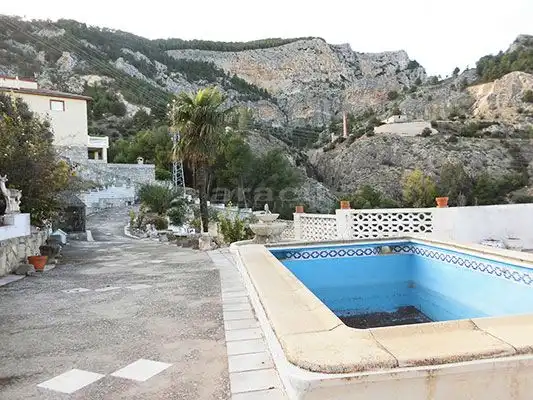 Exterior view of Houses for sale in Alcoy / Alcoi  with Terrace, Storage room and Swimming Pool