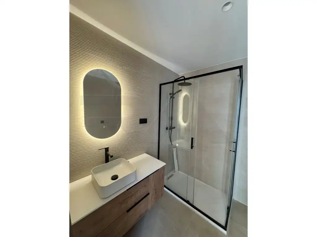 Baño de Piso en venta en Tarragona con Aire acondicionado, Horno y Microondas