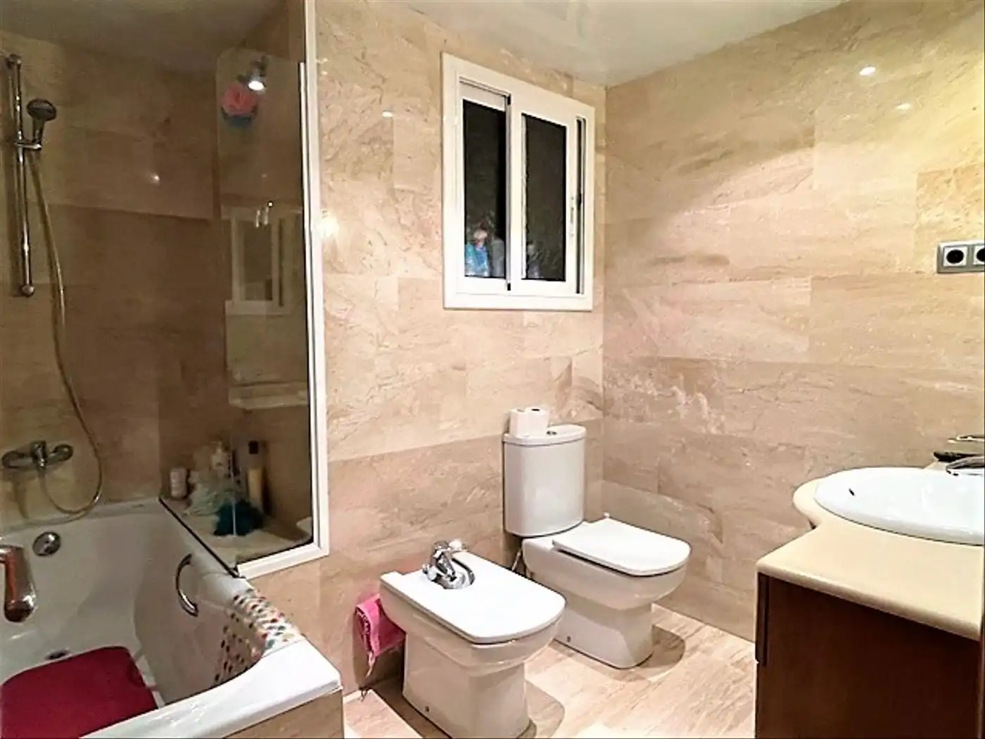 Baño de Casa o chalet en venta en Sant Boi de Llobregat con Aire acondicionado, Terraza y Trastero