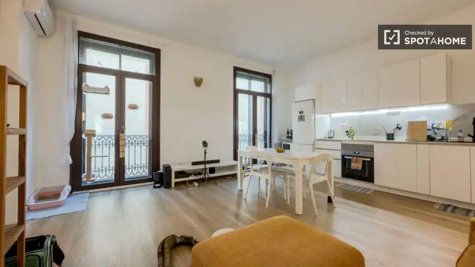 Appartamento con terrazza in affitto a Ciutat Vella, imagen 12