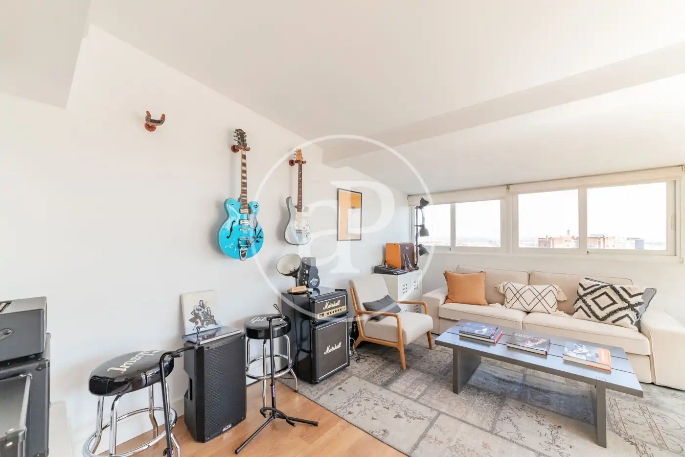 Sala de estar de Ático en venta en Madrid con Aire acondicionado, Calefacción y Jardín privado