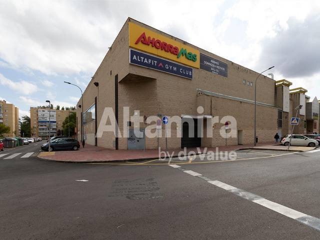 Local comercial en Venta en Val