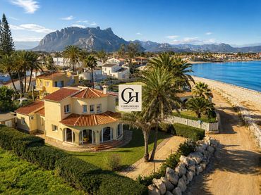 Villa con piscina in vendita a Calle Platja Almadrava CL-21