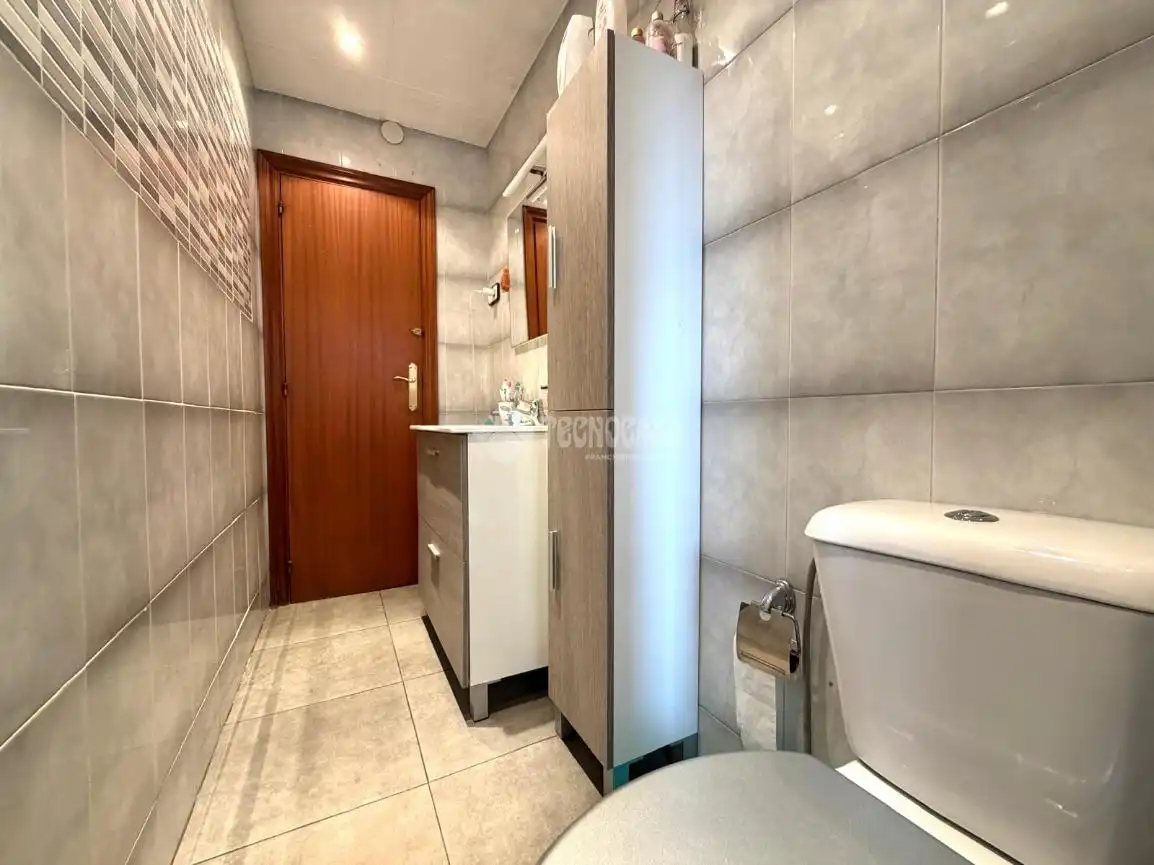 Flat with terrace for sale in Salut - Lloreda, imagen 17