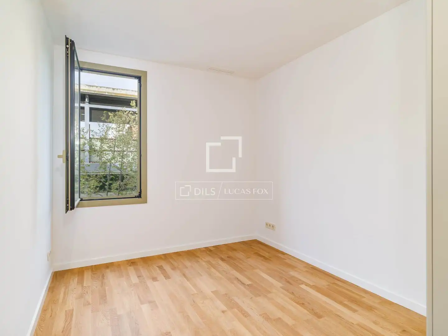 Schlafzimmer von Wohnung zum Verkauf in Barcelona mit Heizung, Terrasse und Abstellraum