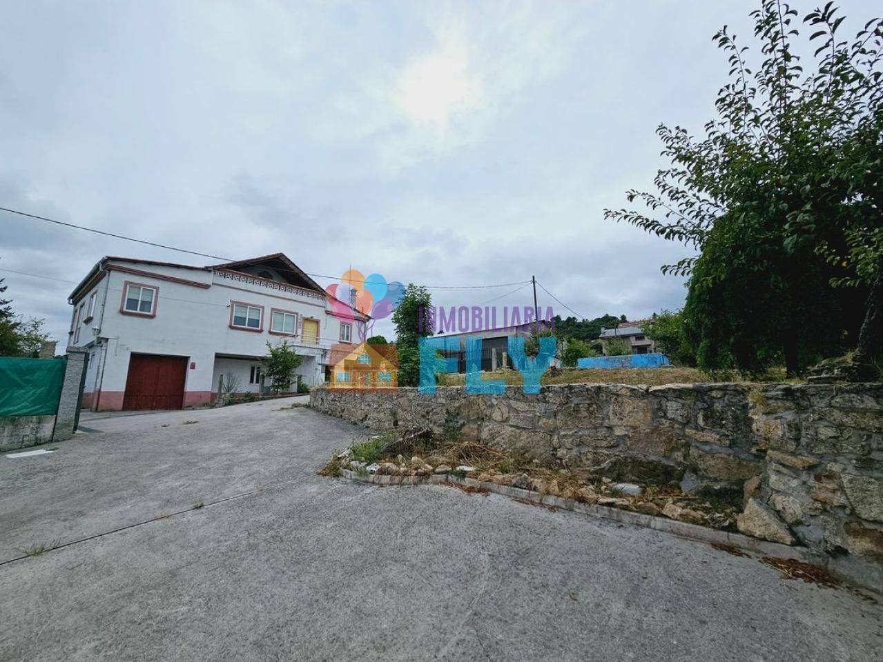 Casa o xalet en venda en San Cibrao das Viñas amb Jardí privat, Terrassa i Traster