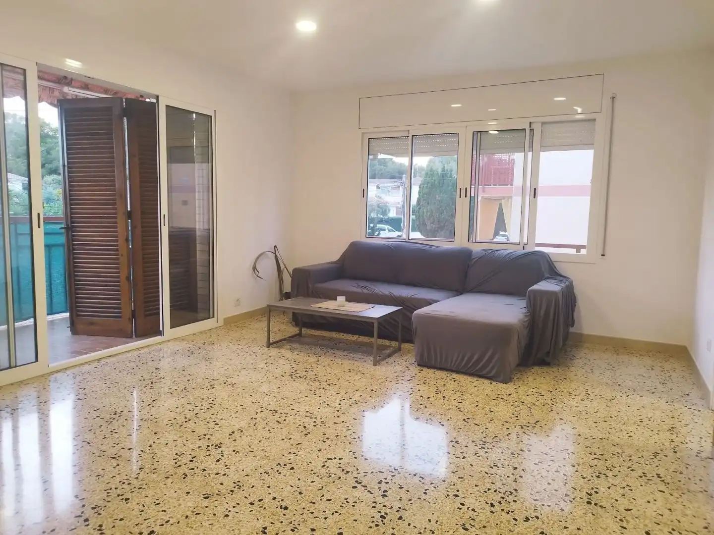 Sala d'estar de Pis en venda en Cunit amb Balcó
