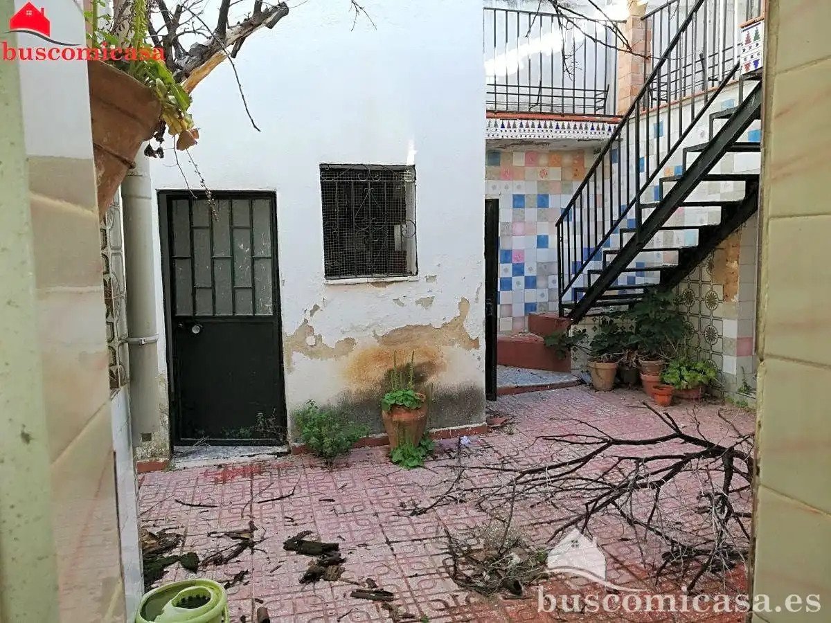 Vista exterior de Casa adosada en venta en Linares con Aire acondicionado, Jardín privado y Terraza