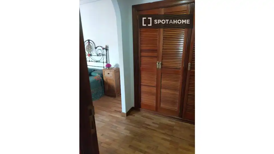 Bedroom of Flat for share in Murcia  with Air Conditioner, Heating and Furnished