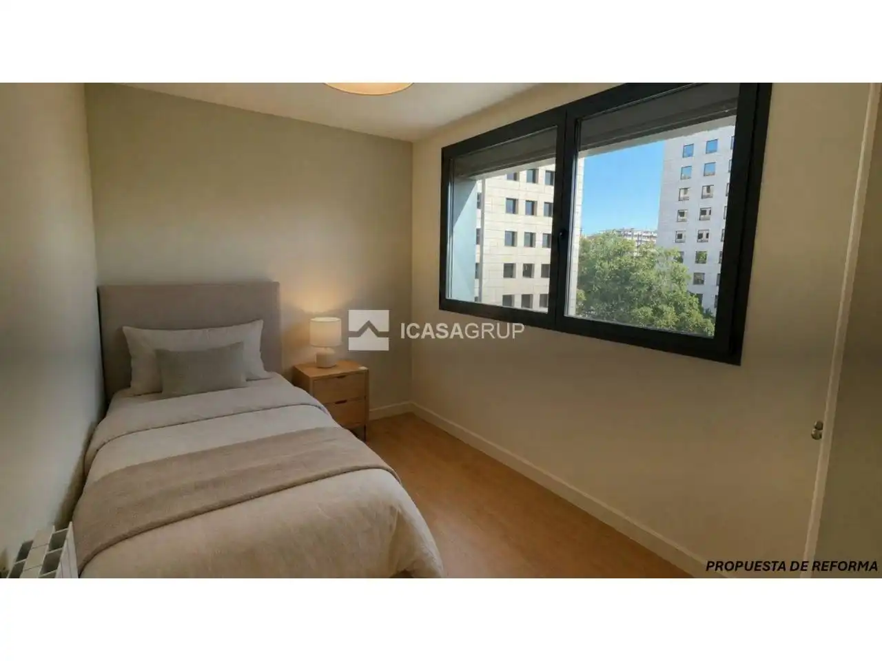 Bedroom of Flat for sale in Barcelona  with Air Conditioner, Heating and Parquet flooring