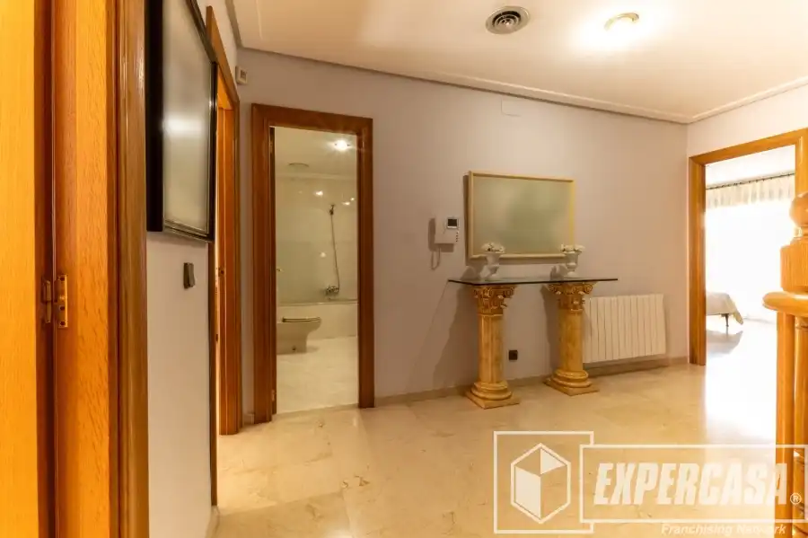 Casa o xalet en venda en Alaquàs amb Aire condicionat, Terrassa i Piscina