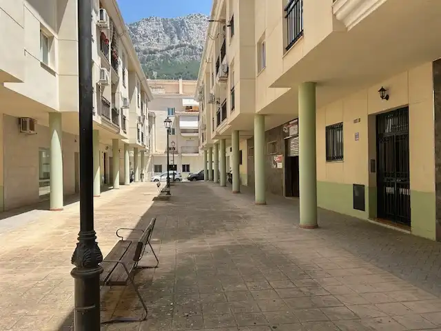Local comercial en venda a Calle Clara Campoamor, imagen 3