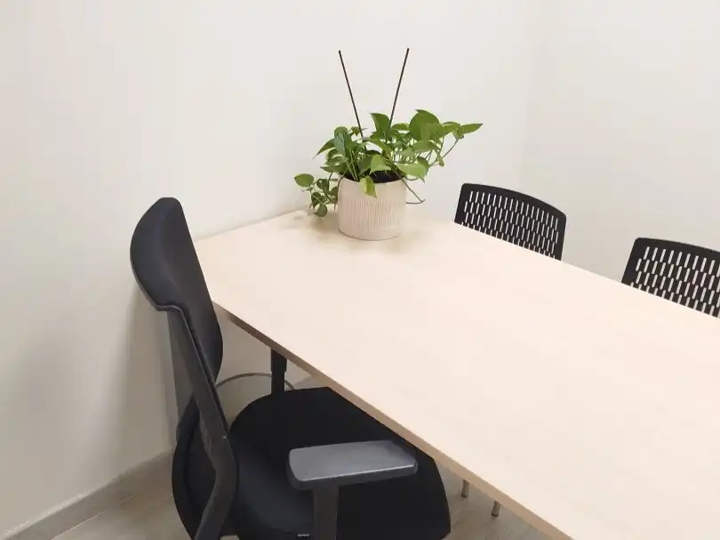 Büro zur Miete in L'Alfàs del Pi mit Klimaanlage, Heizung und Möbliert