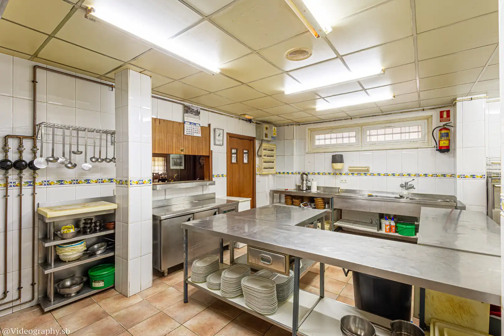 Cuina de Local en venda en Collado Villalba amb Aire condicionat, Calefacció i Terrassa