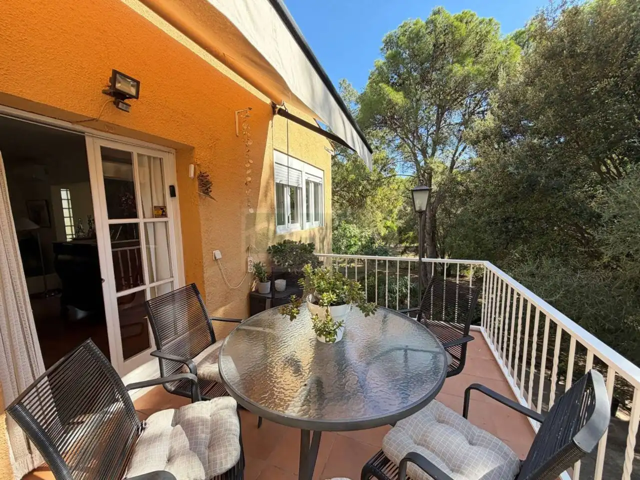 Casa amb jardí en venda a Calle Suïssa, imagen 9