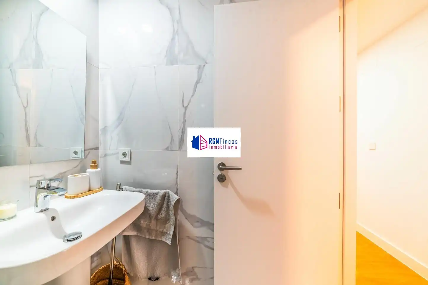 Baño de Piso en venta en Sevilla con Aire acondicionado, Calefacción y Jardín privado