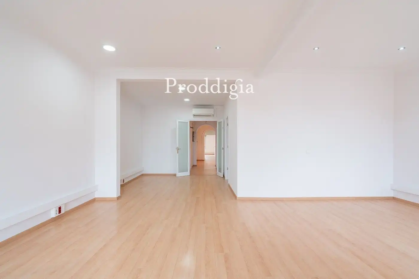 Office for rent in Barcelona  with Air Conditioner and Heating