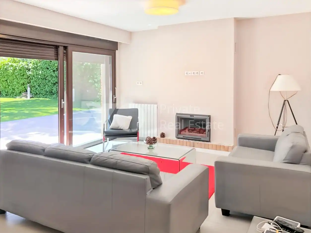Sala de estar de Casa o chalet de alquiler en Majadahonda con Calefacción, Jardín privado y Terraza