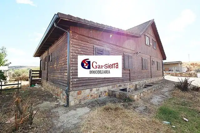 Außenansicht von Haus oder Chalet zum Verkauf in Buitrago del Lozoya mit Heizung