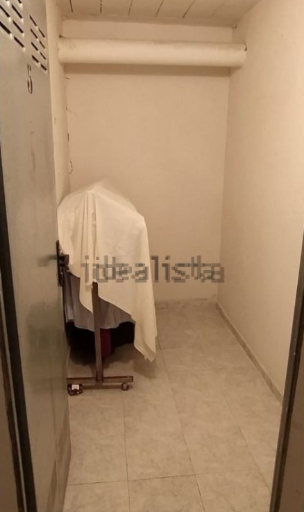 Box room to rent in N/A, Casco Antiguo