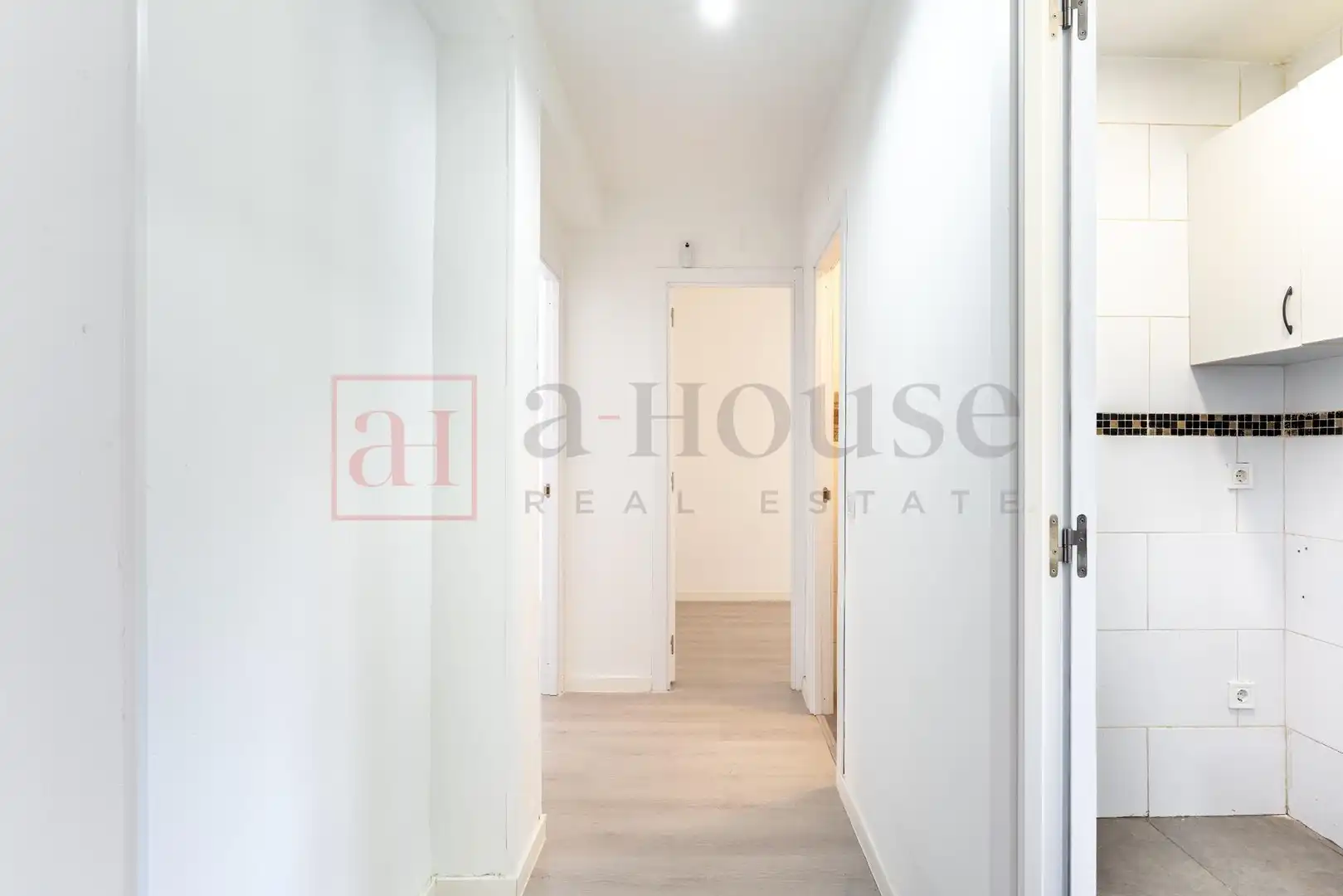 Piso en venta en Madrid con Calefacción y Parquet