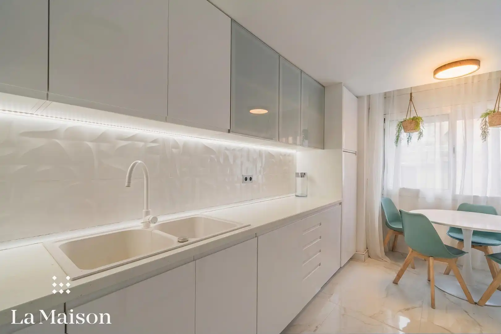Cocina de Casa o chalet en venta en Sant Vicenç de Montalt con Aire acondicionado, Calefacción y Terraza