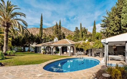 Jardí de Casa o xalet en venda en Benalmádena amb Aire condicionat, Terrassa i Piscina