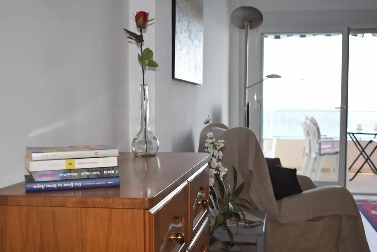 Habitación de Apartamento de alquiler en Almuñécar con Aire acondicionado, Terraza y Amueblado