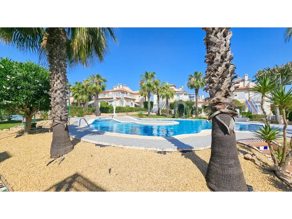 Bungalow with pool for sale in Orihuela Costa, imagen 7