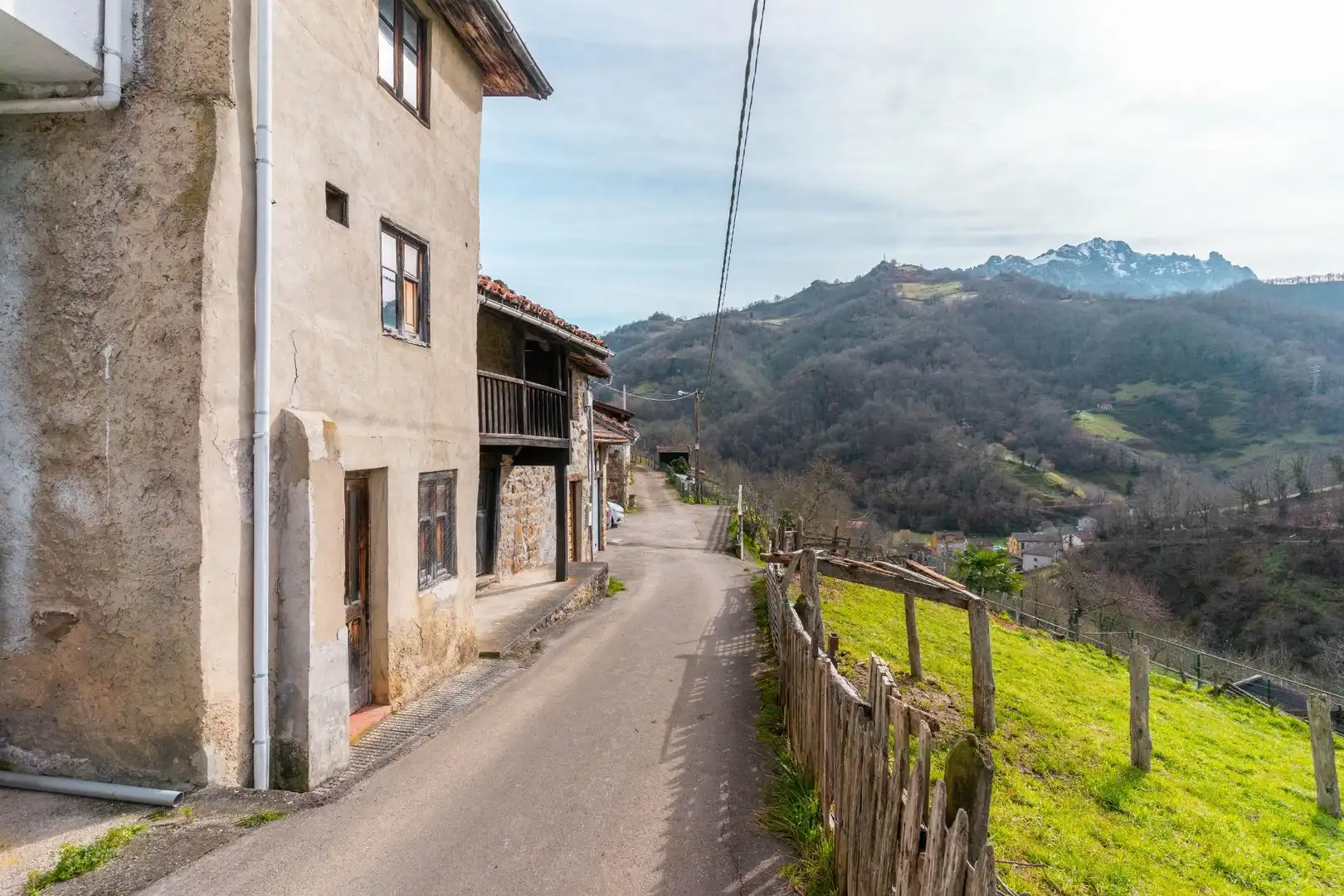 Vista exterior de Casa o xalet en venda en Laviana amb Jardí privat