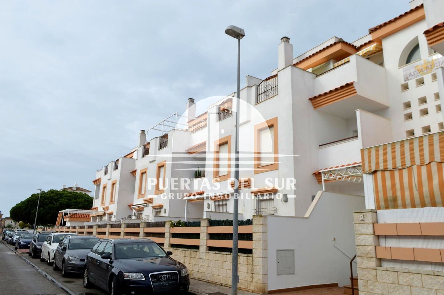 Exterior view of Planta baja for sale in Rota  with Community pool