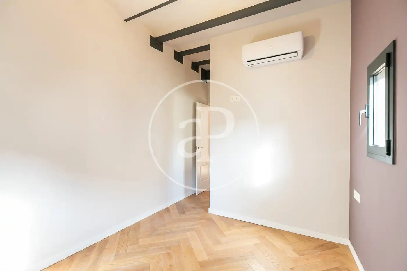 Flat for sale in Barcelona  with Air Conditioner, Heating and Terrace