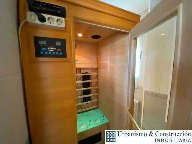 Bathroom of Attic for sale in Ciudad Real  with Air Conditioner, Heating and Private garden