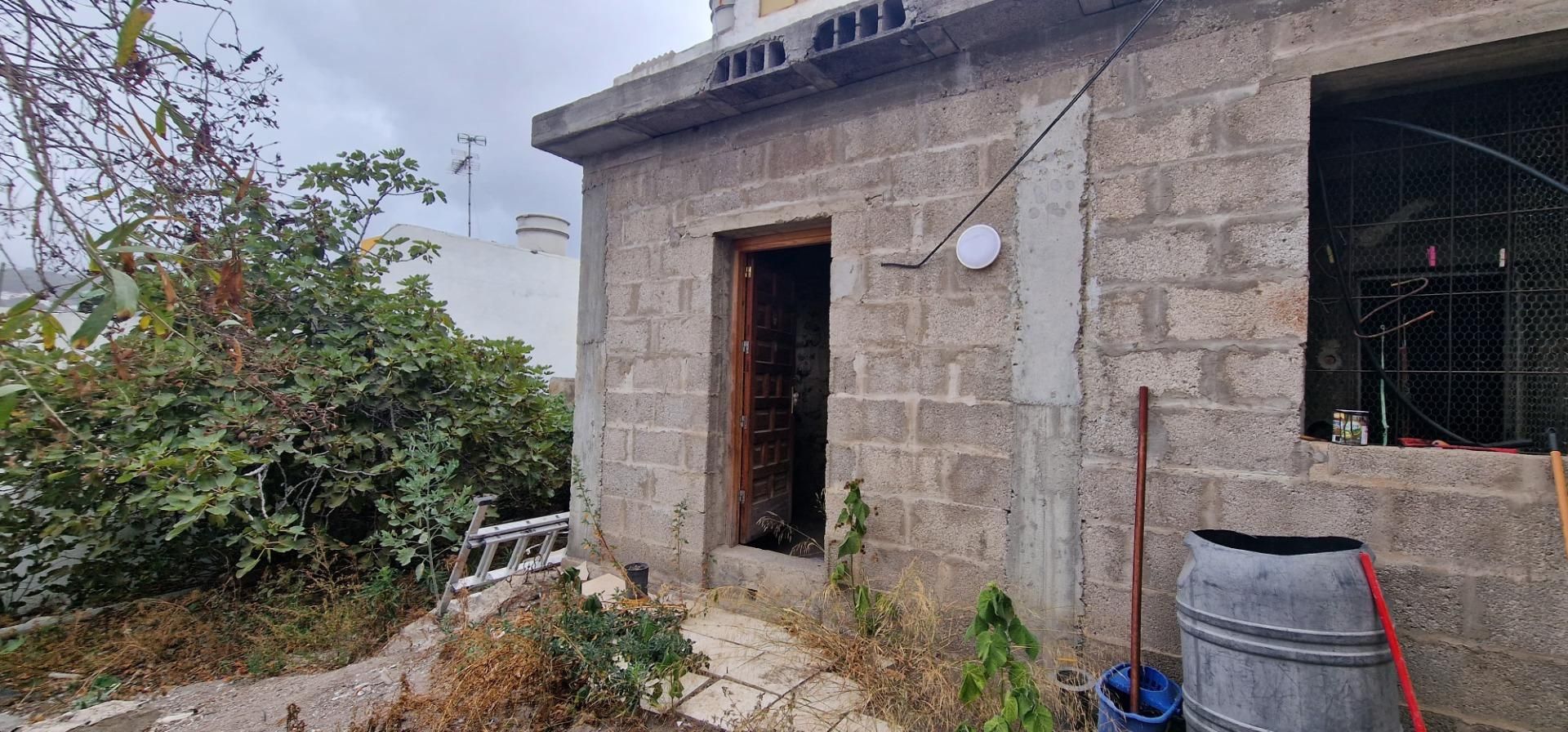 Vista exterior de Casa o xalet en venda en Arucas amb Alarma