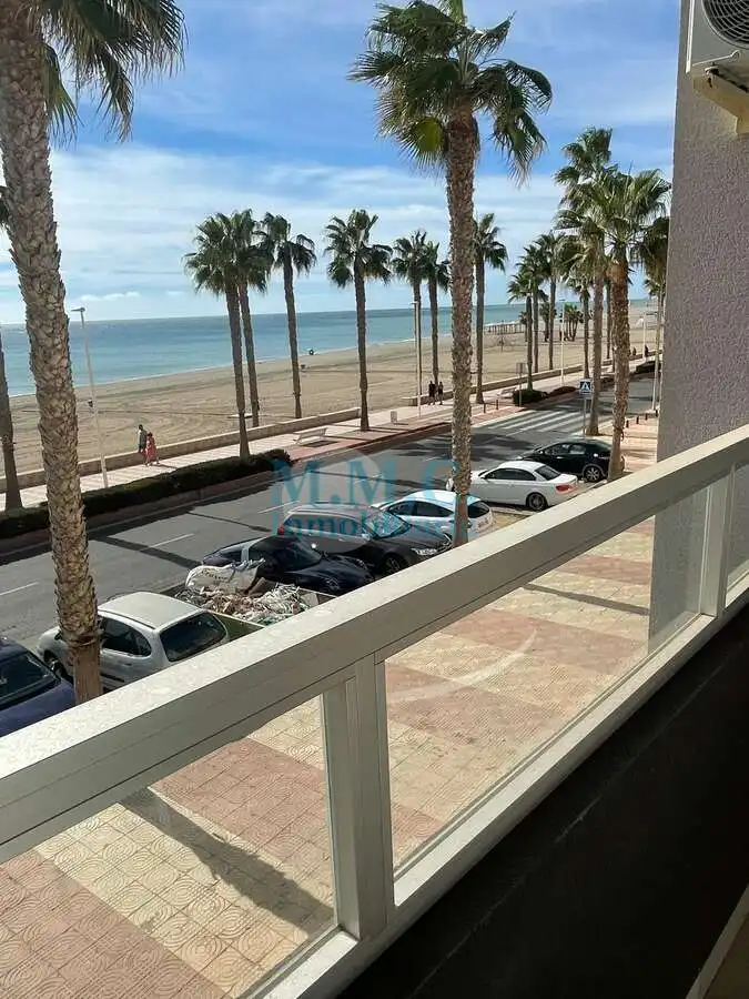 Parkplatz von Wohnung zur Miete in Roquetas de Mar mit Klimaanlage, Terrasse und Möbliert