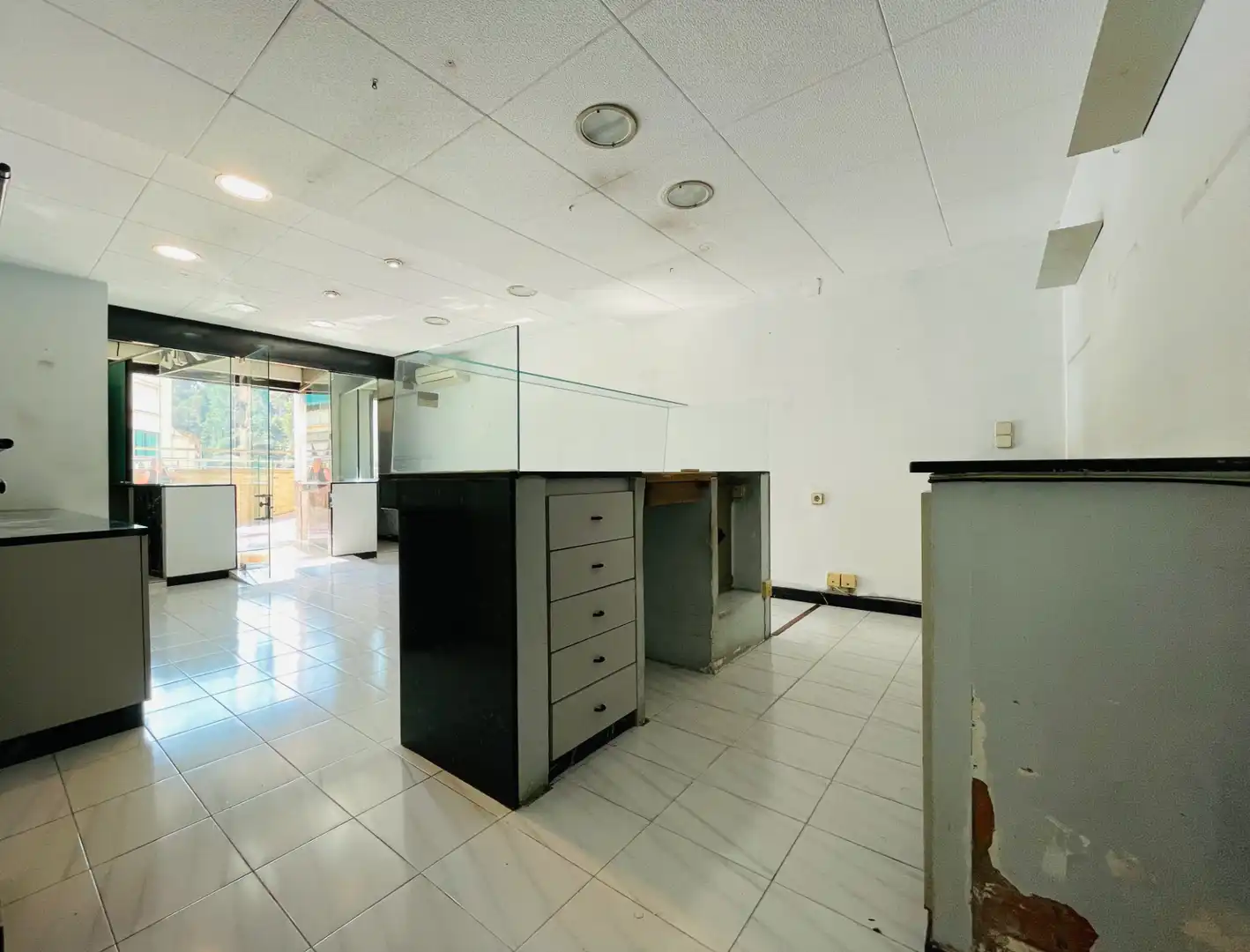 Local en venta en Corbera de Llobregat con Aire acondicionado