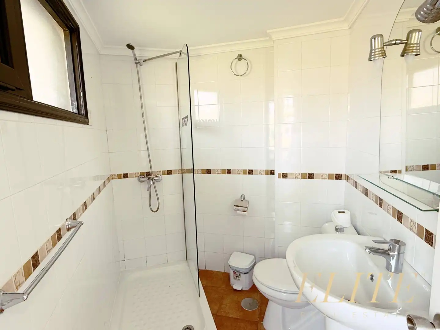 Baño de Estudio en venta en San Bartolomé de Tirajana con Jardín privado, Terraza y Amueblado