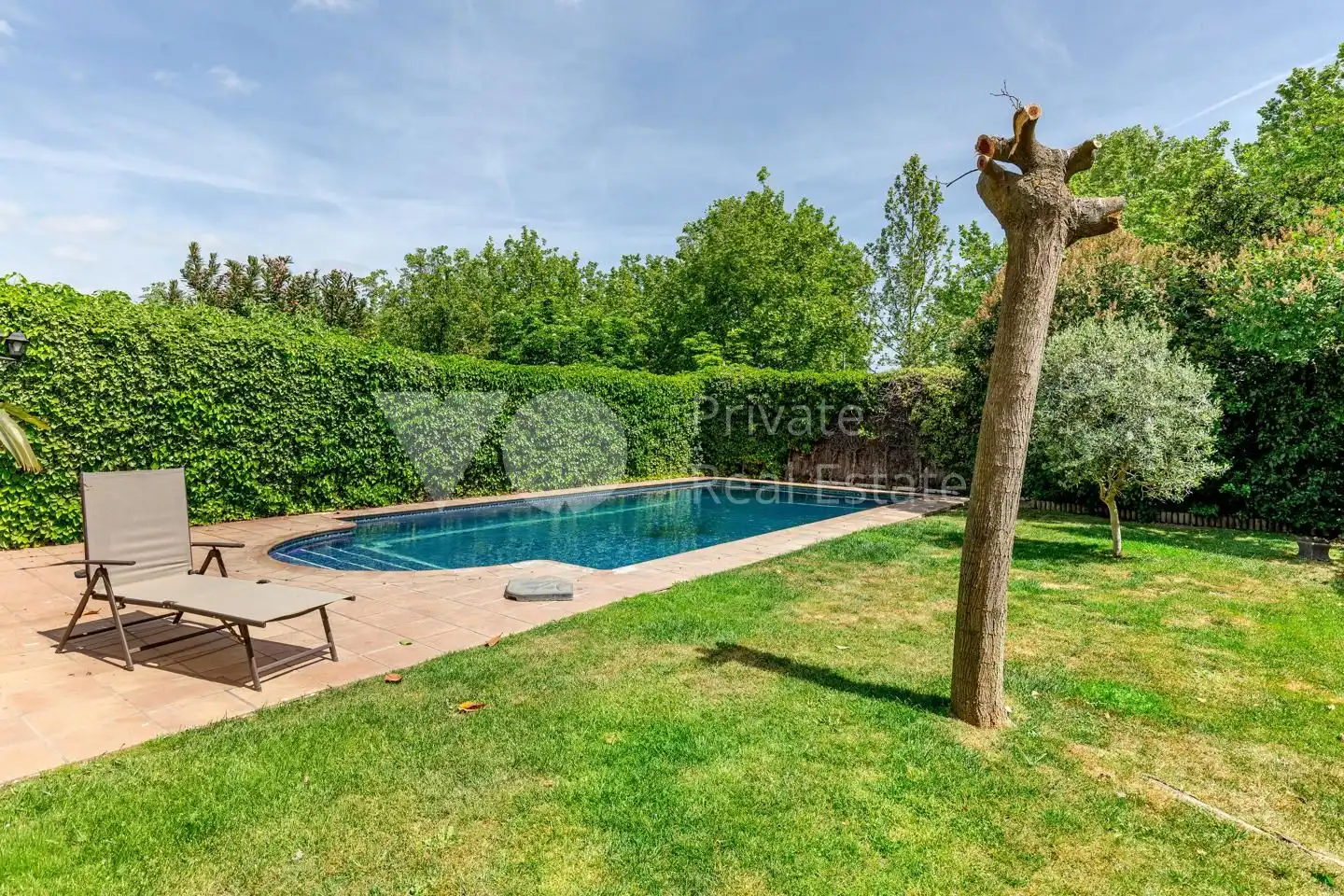 Piscina de Casa adosada en venta en Villanueva de la Cañada con Aire acondicionado, Calefacción y Jardín privado