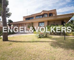 Vista exterior de Finca rústica de lloguer en La Pobla de Vallbona amb Calefacció, Jardí privat i Terrassa